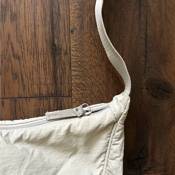 Uniqlo Cream Crescent Crossbody Bag - Picture 3 of 4